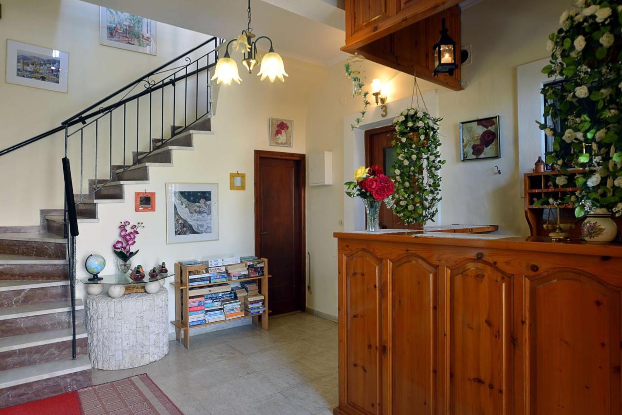 Eleni Aparthotel *