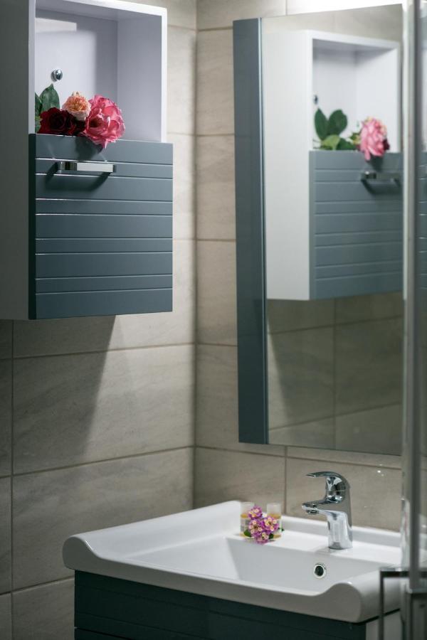 Eleni Aparthotel *